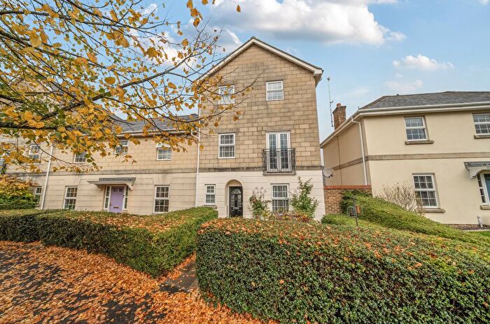 4 Bedroom Town House For Sale In Eastbury Way, Redhouse, Swindon, SN25