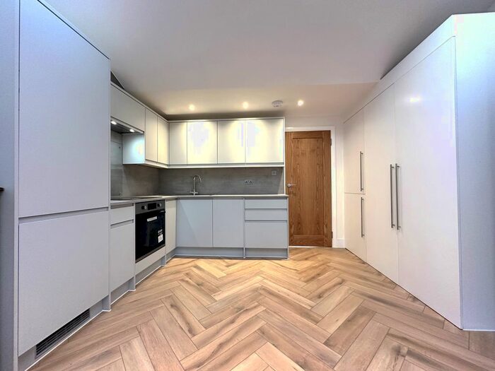 1 Bedroom Flat To Rent In Chiswick High Road, Chiswick, London, W4