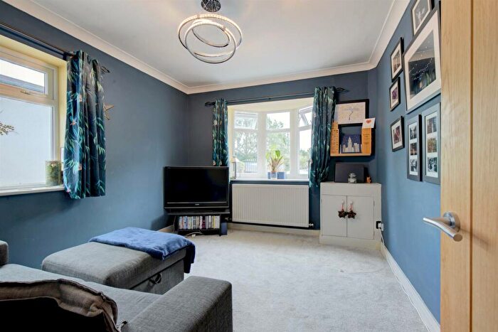 5 Bedroom Detached House For Sale In Glebelands Road, Sale, M33