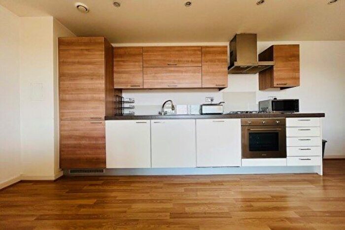 2 Bedroom Flat To Rent In Queen Mary Avenue, London, E18