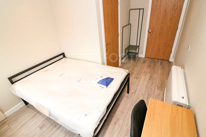 Studio To Rent In Sunbridge Road, Bradford, BD1