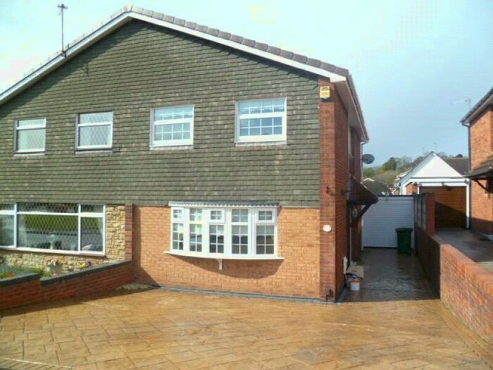 3 Bedroom Semi-Detached House To Rent In Kestrel Road, Dudley, West Midlands, DY1