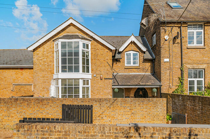 2 Bedroom Apartment For Sale In Lower Road, Teynham, Sittingbourne, Kent, ME9