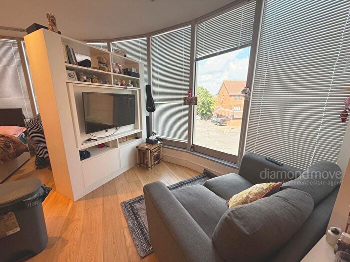 Studio To Rent In Staines Road, Hounslow, TW3