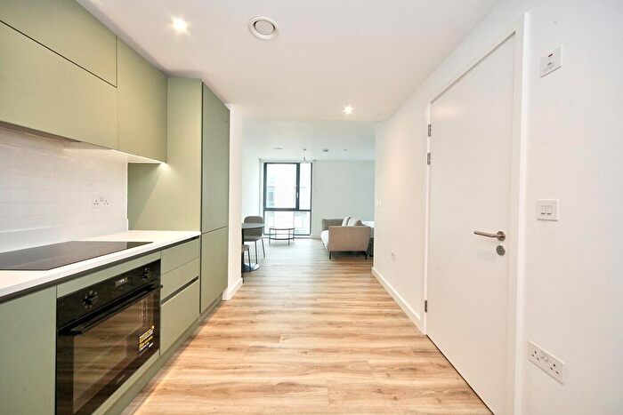 Apartment To Rent In Studio Apartment In Viva Court, Kimpton Road, Luton, LU2
