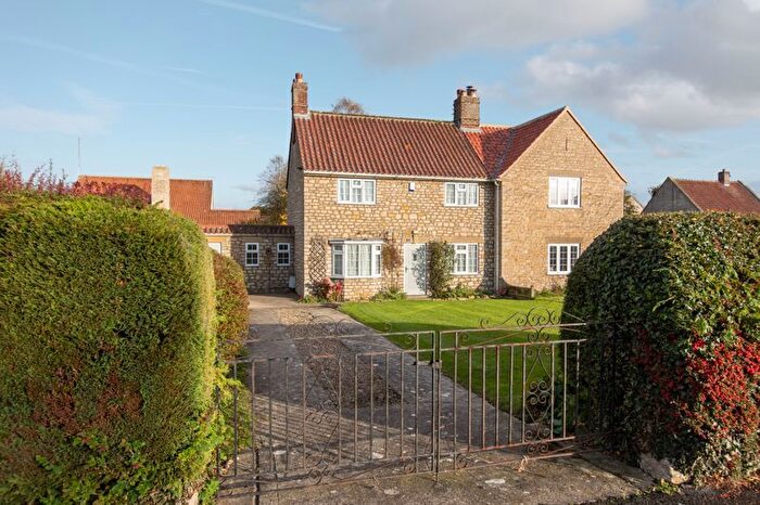 3 Bedroom Semi-Detached House For Sale In Elmslac Road, Helmsley, YO62