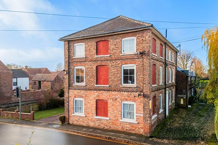 1 Bedroom Flat For Sale In Main Street, Riccall, York, YO19