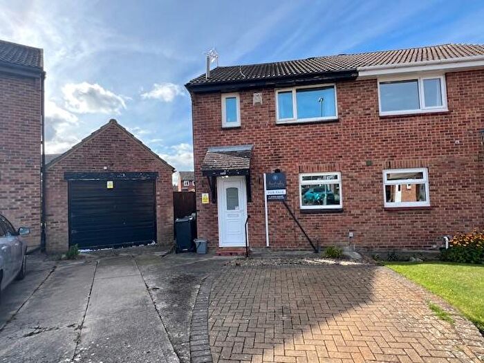 4 Bedroom Semi-Detached House For Sale In Ivywood Court, Darlington, DL3