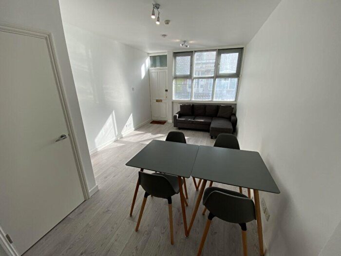 2 Bedroom Flat To Rent In Bedroom Flat – Caledonian Road, London, N1