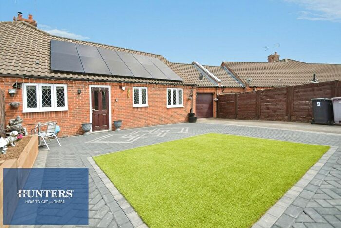 2 Bedroom Bungalow For Sale In Hardwick Drive, Arkwright Town, Chesterfield, S44