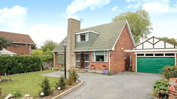 3 Bedroom Bungalow For Sale In Straight Road, Old Windsor, Windsor, SL4