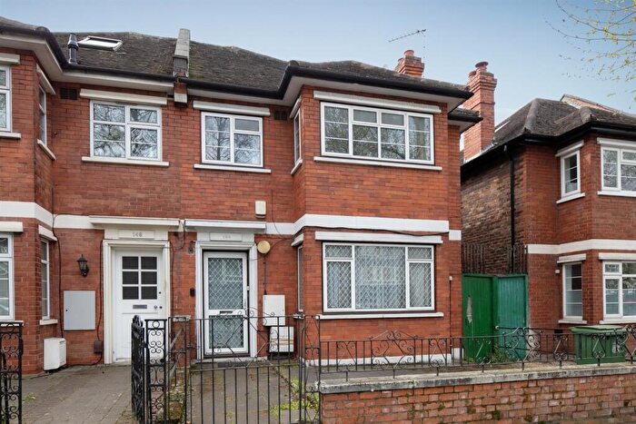 4 Bedroom Semi Detached House For Sale In Grove Lane, Camberwell, SE5