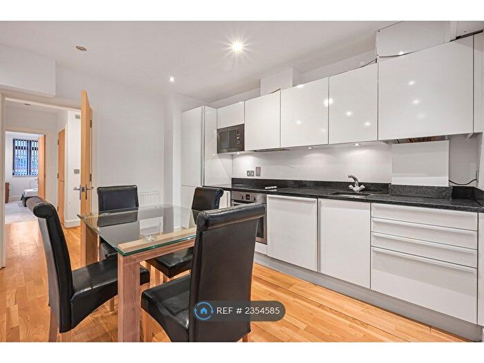 2 Bedroom Flat To Rent In Bartholomew Square, London, EC1V