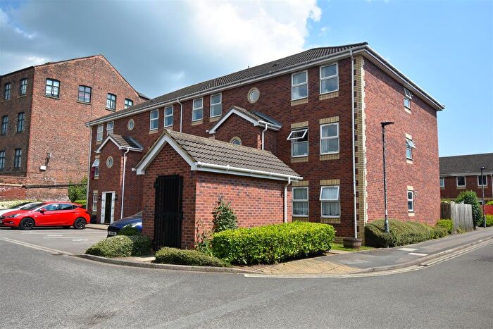 2 Bedroom Flat To Rent In Barbican Mews, York, YO10