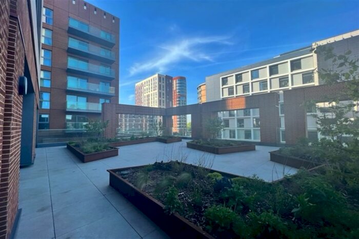 2 Bedroom Flat To Rent In Icon Tower, Acton, Portal Way, Ealing, London, W3