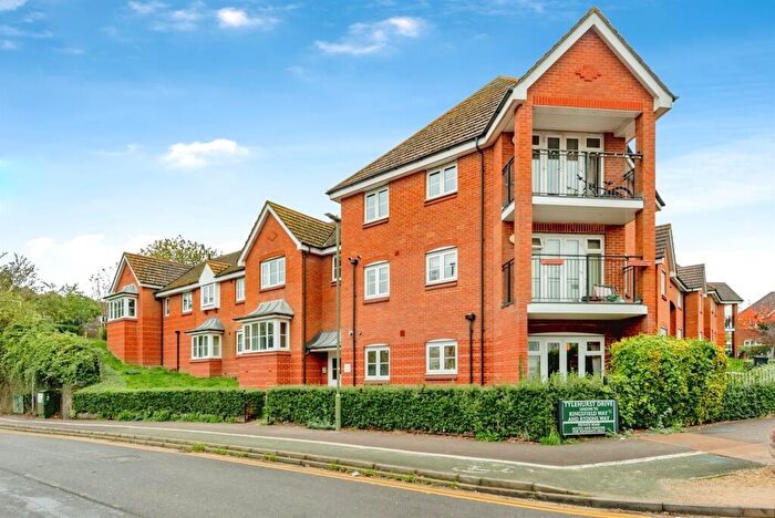 2 Bedroom Apartment For Sale In Tylehurst Drive, Redhill, RH1