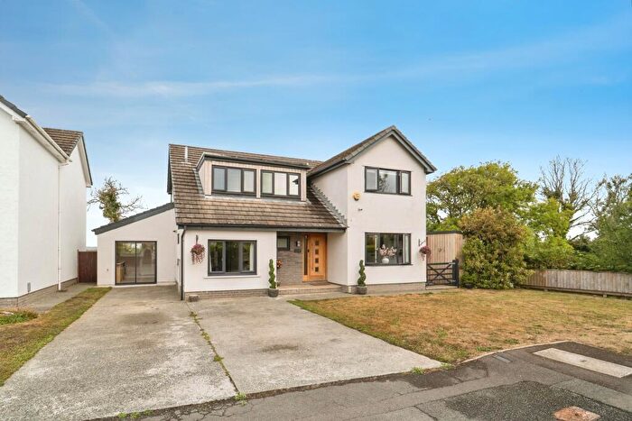 4 Bedroom Detached House For Sale In Clover Park, Haverfordwest, SA61