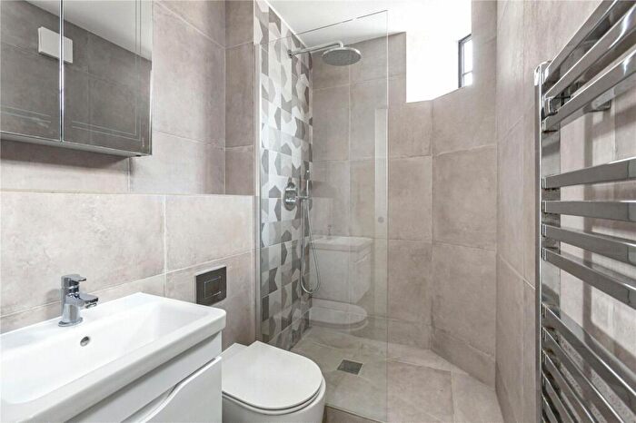 2 Bedroom Apartment To Rent In Varden Street, Whitechapel, London, E1