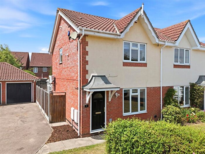 3 Bedroom Semi-Detached House For Sale In Cheyne Court, Wickford, Essex, SS12