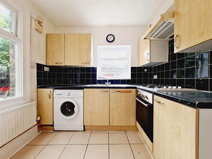 1 Bedroom Flat To Rent In Berners Road, London, N22