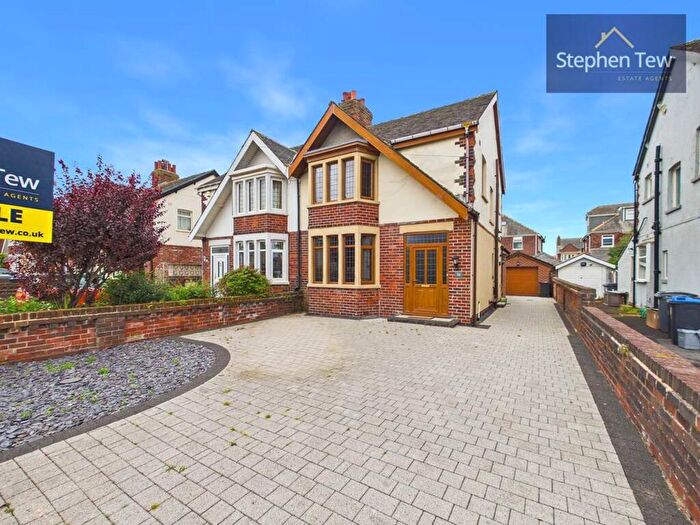 3 Bedroom Semi Detached House For Sale In Walpole Avenue, Blackpool, FY4