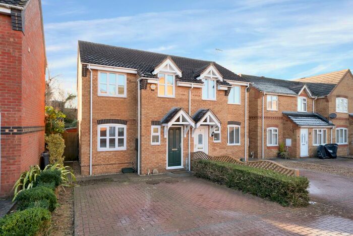 3 Bedroom Semi-Detached House For Sale In Cornflower Close, Stamford, PE9