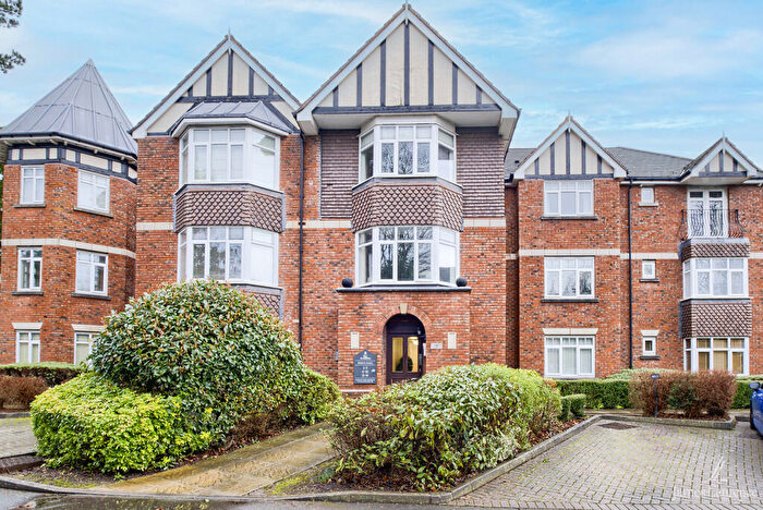 2 Bedroom Apartment For Sale In Kings Hall, Wake Green Road, Moseley, B13