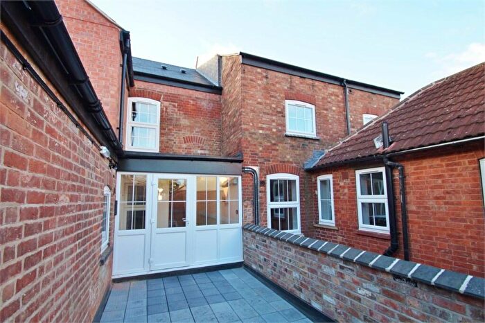 1 Bedroom Flat To Rent In Church Court, Little Church Street, Rugby, CV21