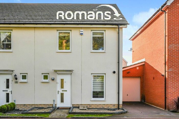 3 Bedroom Semi-Detached House To Rent In Provost Lea, Bracknell, RG12