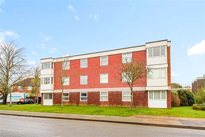 2 Bedroom Flat To Rent In Paulus Court, Somerstown, Chichester, PO19