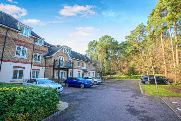 2 Bedroom Apartment To Rent In Aston Grange, Bracknell, RG12
