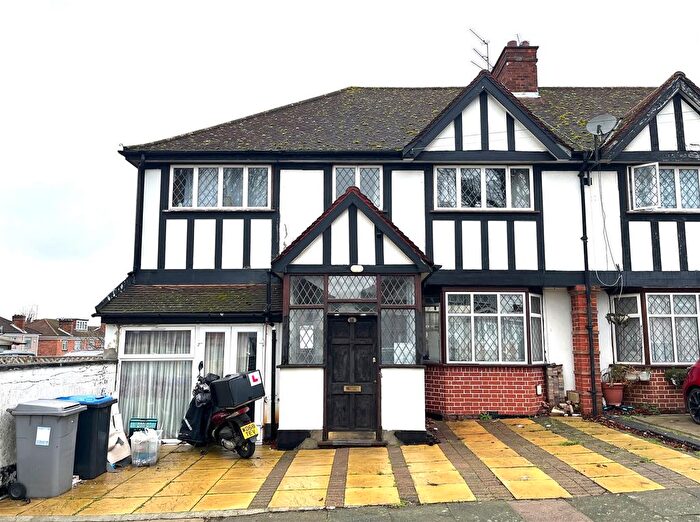 6 Bedroom Semi Detached House For Sale In St. Michaels Avenue, Wembley, HA9