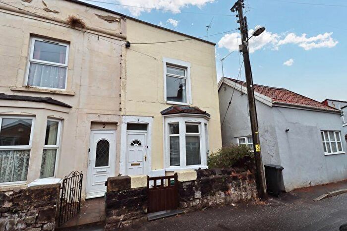 3 Bedroom End Of Terrace House To Rent In Elborough Avenue, Yatton, BS49