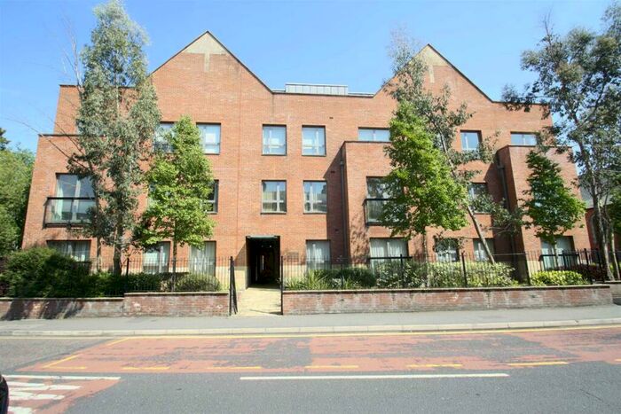 1 Bedroom Flat To Rent In Bank Place, Green Lane, Wilmslow, SK9