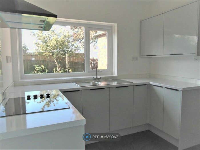 2 Bedroom Bungalow To Rent In Beach Croft Avenue, North Shields, NE30