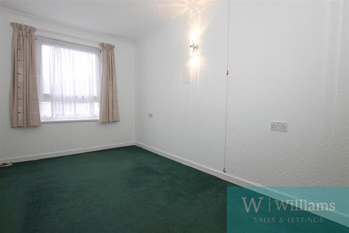 2 Bedroom Apartment To Rent In Currie Road, Sandown, PO36