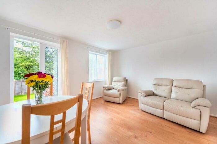 2 Bedroom Terraced House To Rent In Oakcroft Close, Pinner, HA5