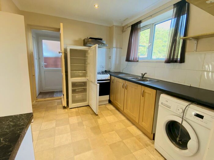 3 Bedroom House To Rent In Leven Drive, Waltham Cross, EN8