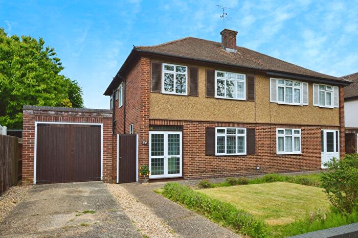 3 Bedroom Semi-Detached House To Rent In Barnfield Road, St Albans, AL4