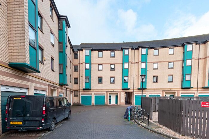 2 Bedroom Flat To Rent In Rutland Court, Flat -, Govan, Glasgow, G51