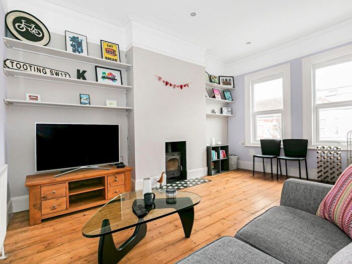 2 Bedroom Flat To Rent In Tooting, SW17