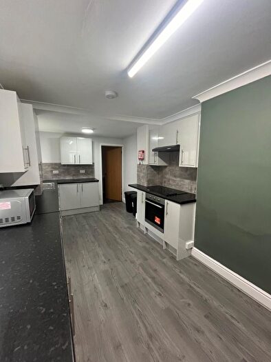 5 Bedroom Terraced House To Rent In North Luton Place, Cardiff, CF24