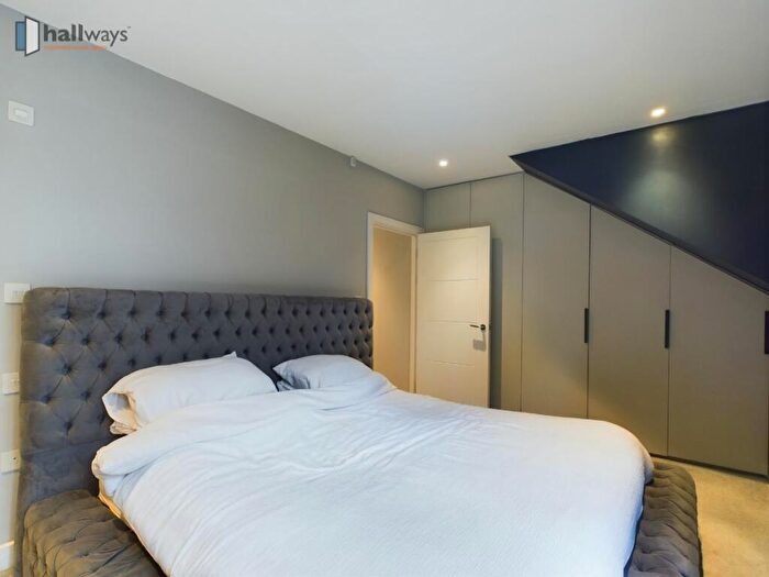 2 Bedroom Apartment For Sale In South Park Hill Road, South Croydon, CR2