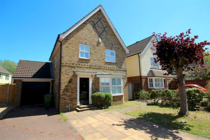3 Bedroom Detached House To Rent In Torrens Close, Guildford, GU2