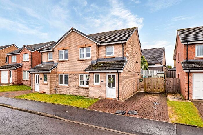 3 Bedroom Semi-Detached House For Sale In Daisyhill Road, Blackburn, EH47