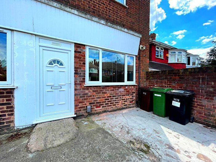 2 Bedroom Flat To Rent In Wootton Avenue, Wolverhampton, WV11