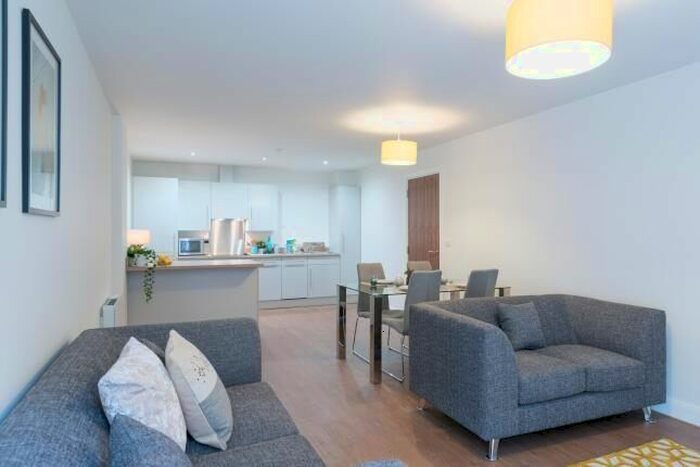 2 Bedroom Flat To Rent In St. Johns Road, Leeds, LS3