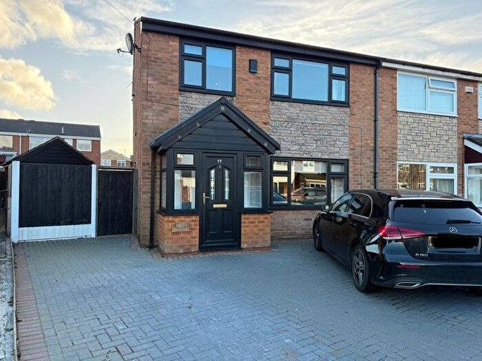 4 Bedroom Semi-Detached House To Rent In Lindisfarne Avenue, Lowton, Warrington, Cheshire, WA3