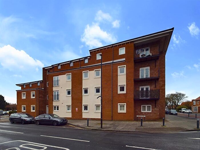 2 Bedroom Apartment For Sale In Wilson Court, Monkseaton, NE25