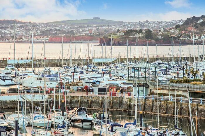 2 Bedroom Flat To Rent In Strand, Torquay, TQ1